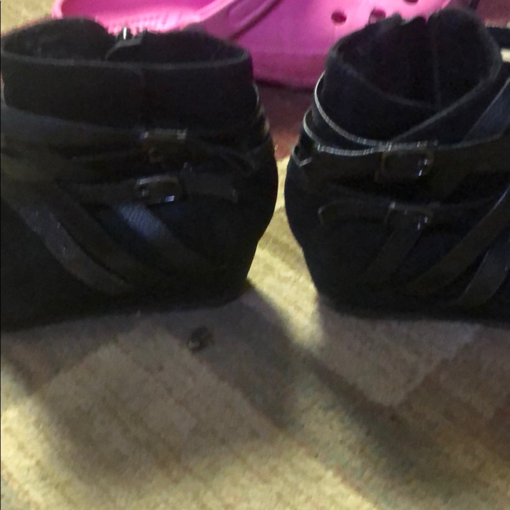 Girls black wedges